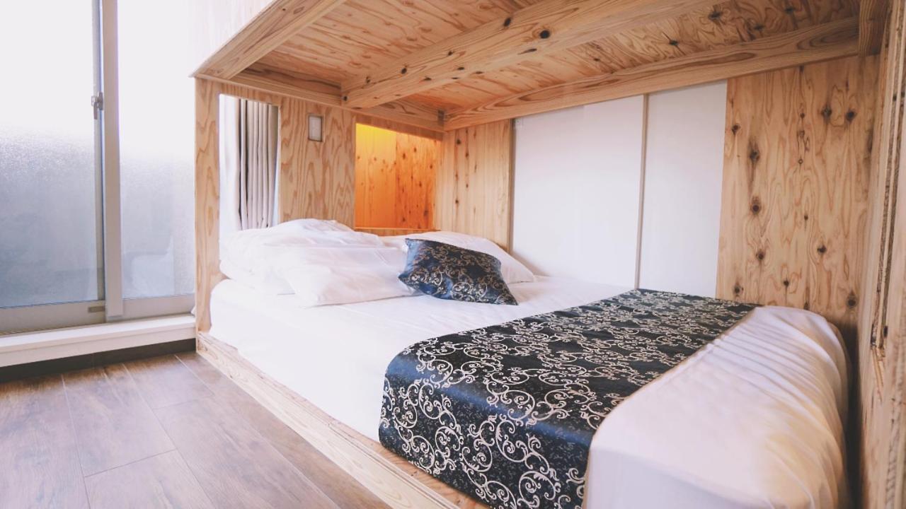 Poly Hostel Ōsaka Extérieur photo